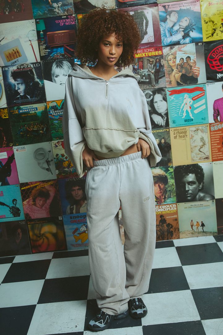 THE HALF ZIP HOODIE - STONE