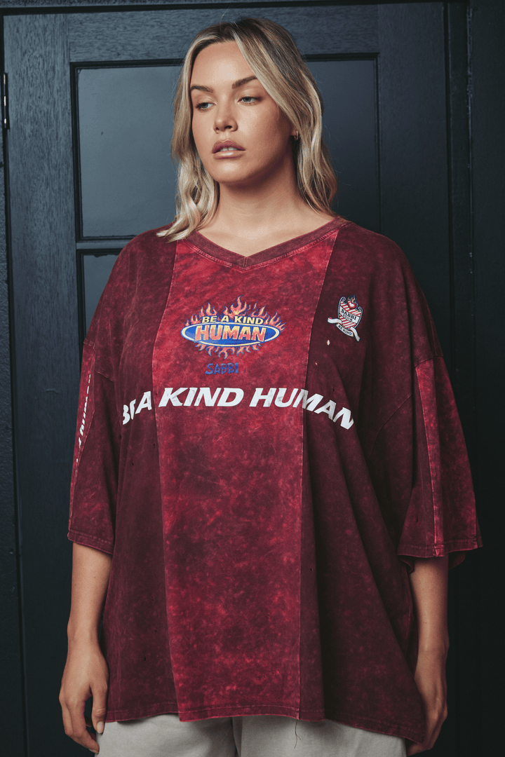 THE VERY OVERSIZED BE A KIND HUMAN TEE